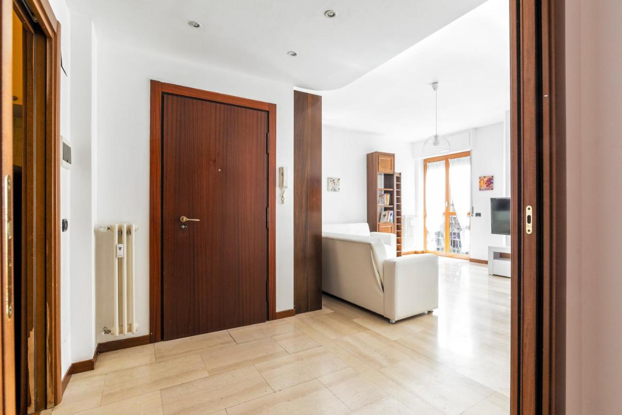 Cenisio M5 Lovely Apartment - With Balcony! Милано Екстериор снимка